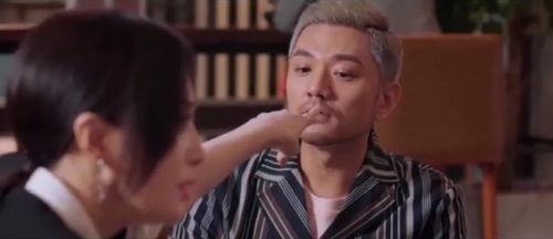 直播八卦吃瓜娱乐圈,揭秘娱乐圈幕后真相，吃瓜群众齐围观  第1张